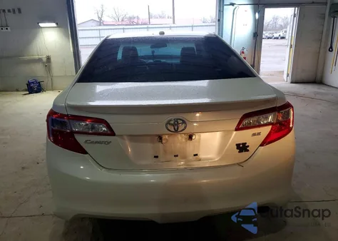 2012 Toyota Camry Base z USA, uszkodzony, nr VIN 4T1BF1FK4CU618016